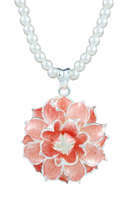 Metal flower pendant necklace