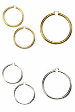 Load image into Gallery viewer, TEXTURED HOOP EARRING