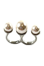 Load image into Gallery viewer, Two Finger Ring with Pearls