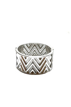 Load image into Gallery viewer, TEXTURED CUFF BRACELET