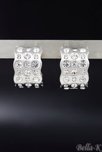 Load image into Gallery viewer, Crystal studded earrings