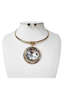 OVER SIZE ROUND STONE PENDANT CHOKER NECKLACE