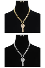 Load image into Gallery viewer, NECKLACE SET KEY CRYSTAL TOGGLE