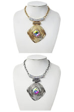 Load image into Gallery viewer, METAL PENDENT WITH STONE NECKLACE