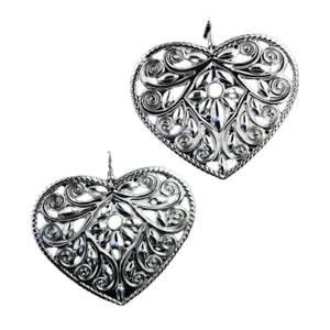 Cut out pattern heart earrings